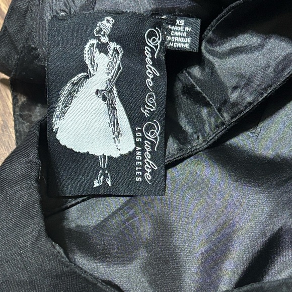 🔥🔥🔥Twelve by Twelve Gray Asymmetrical Ruffled Mini Dress Size: XS🔥🔥🔥 - Picture 2 of 7